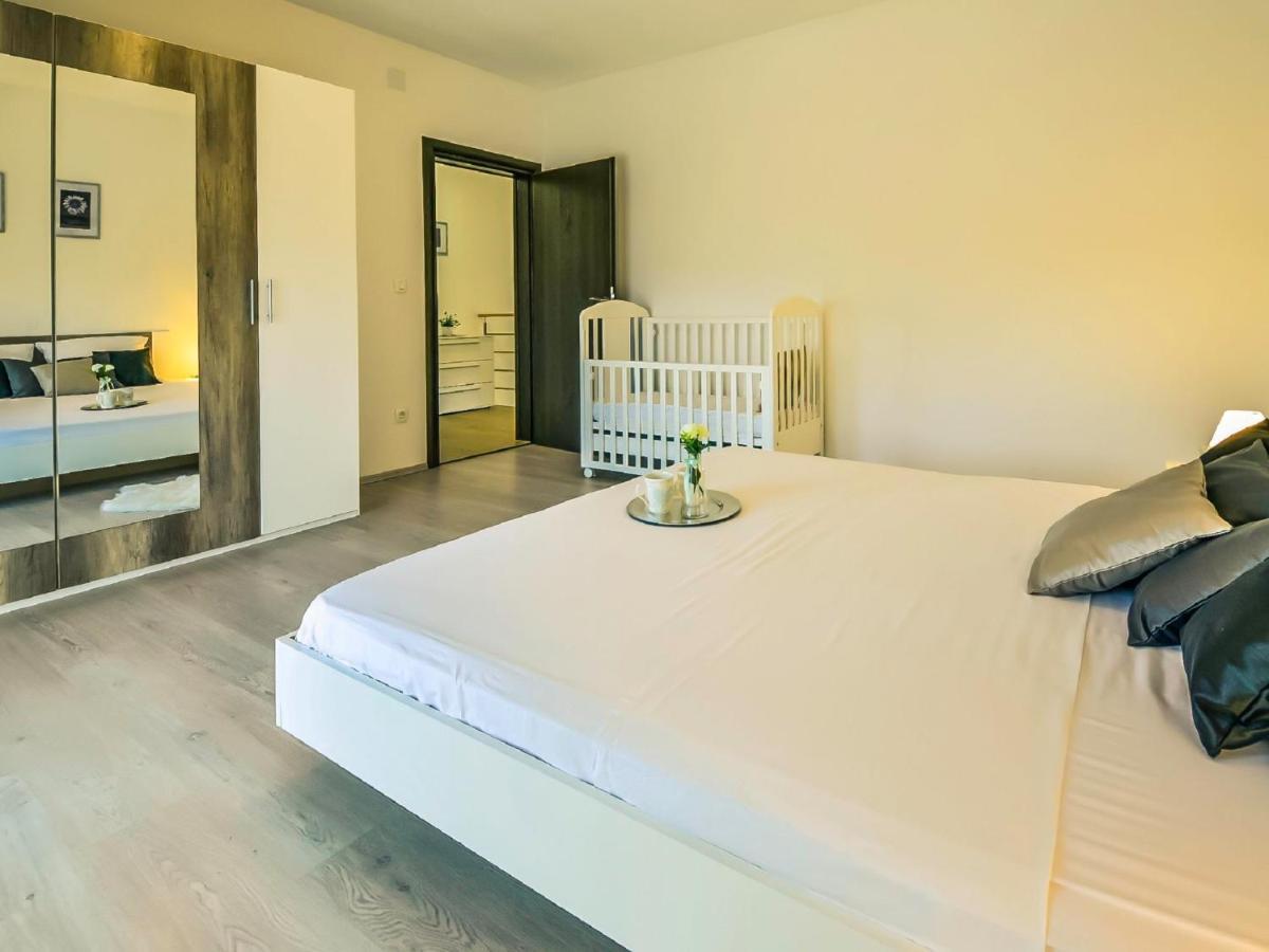 Holiday Home Anic By Interhome Smilcic Extérieur photo